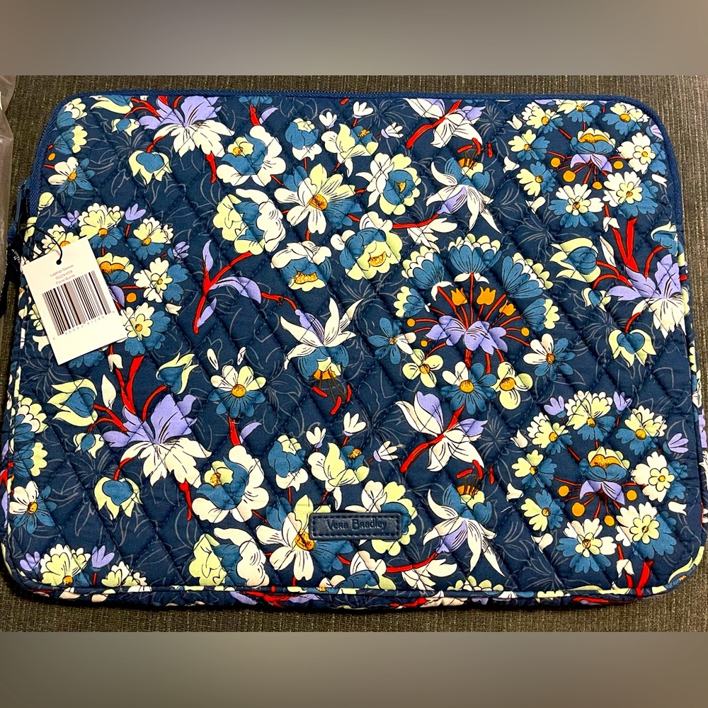 VERA BRADLEY Quilted Laptop Sleeve Floral Bursts BRAND NEW original packaging.